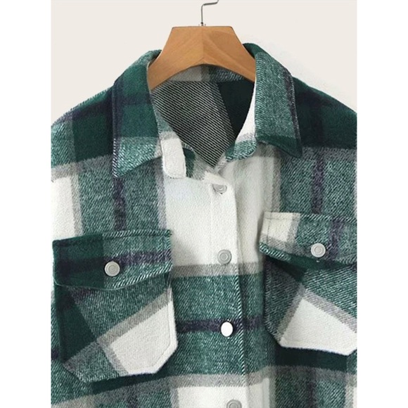 PLUS Plaid round hem shacket button up jacket - Picture 3 of 15